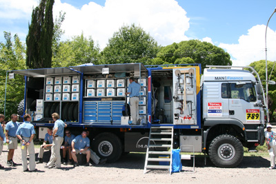 067 Support truck waiting for race vehicle to finish the special on Stage 6  IMG_8330.jpg